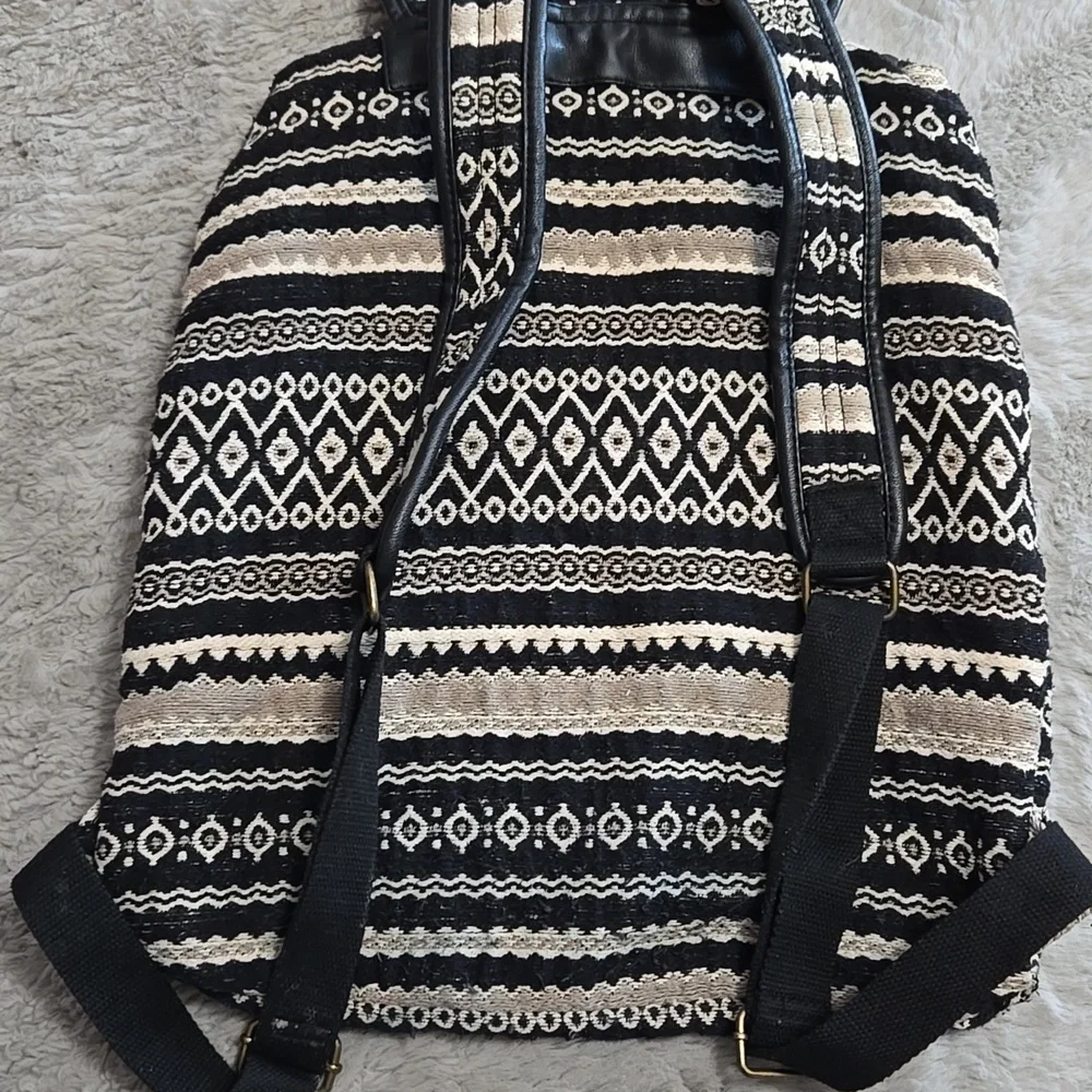 Mossimo Co. aztec print large drawstring backpack - Picture 6 of 9